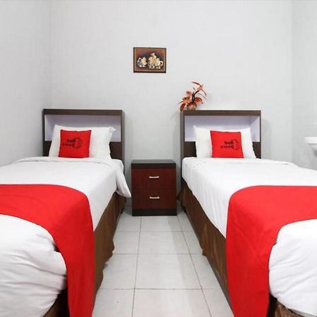 Reddoorz Plus @ Hotel Star 88 Yogyakarta Exterior foto