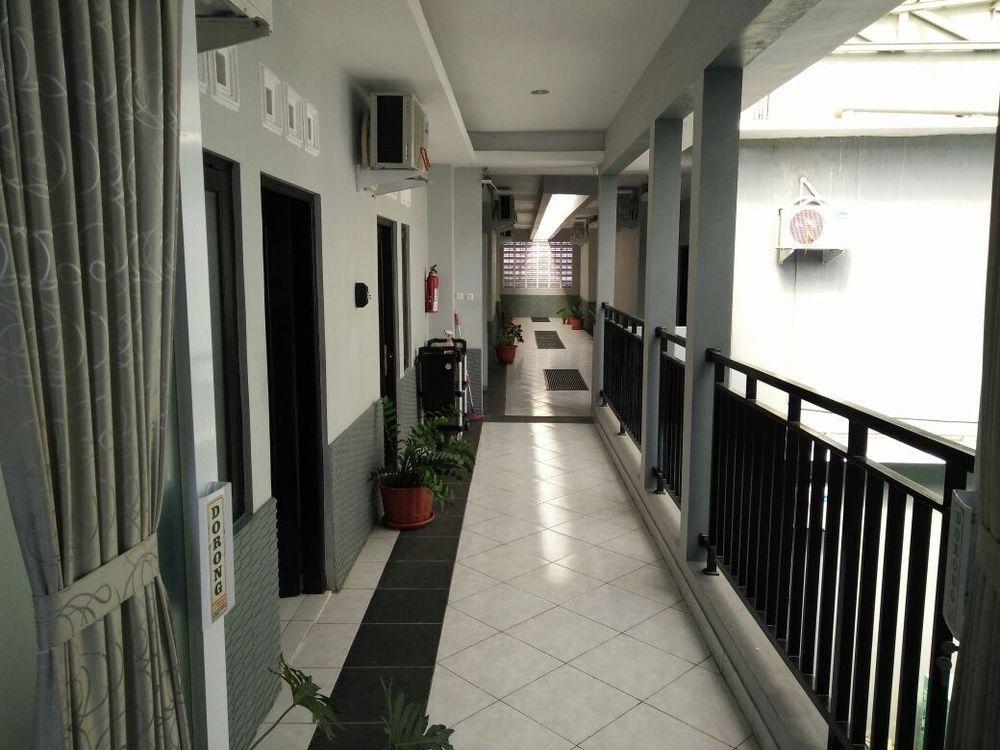 Reddoorz Plus @ Hotel Star 88 Yogyakarta Exterior foto