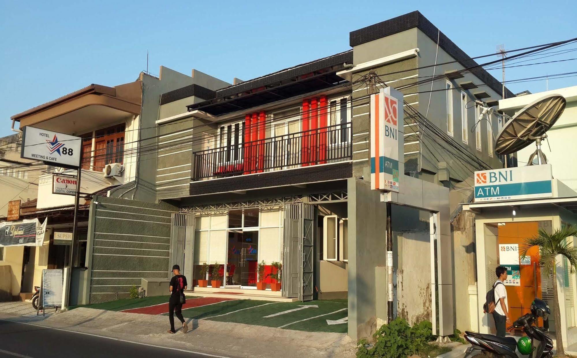 Reddoorz Plus @ Hotel Star 88 Yogyakarta Exterior foto