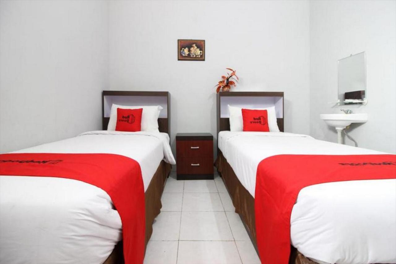 Reddoorz Plus @ Hotel Star 88 Yogyakarta Exterior foto