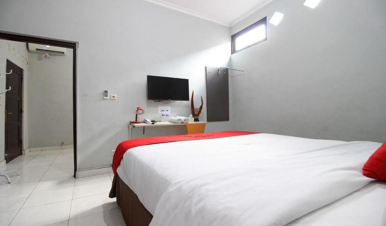 Reddoorz Plus @ Hotel Star 88 Yogyakarta Exterior foto