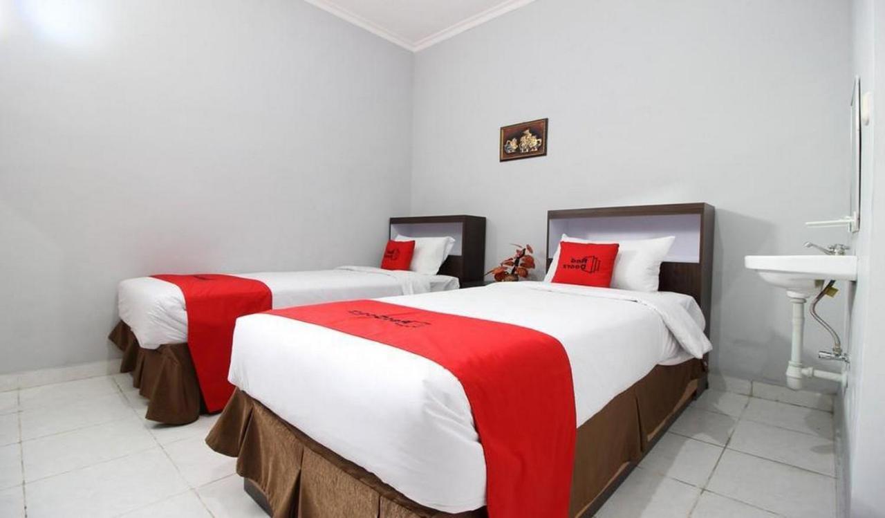 Reddoorz Plus @ Hotel Star 88 Yogyakarta Exterior foto